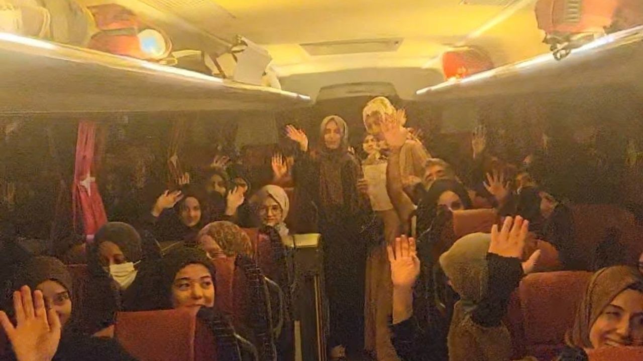 Aydın'dan 109 hafız dualarla umreye uğurlandı