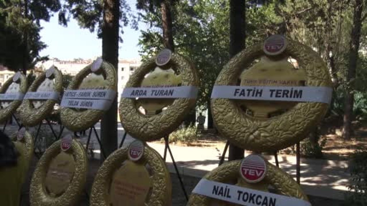 Aziz Üstel İzmir’de son yolculuğuna uğurlandı