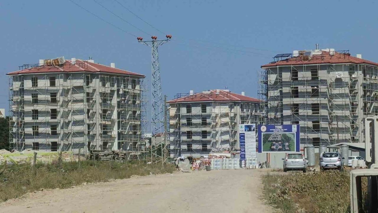 Bafra'da inşaat iskelesi çöktü: 1 işçi hayatını kaybetti