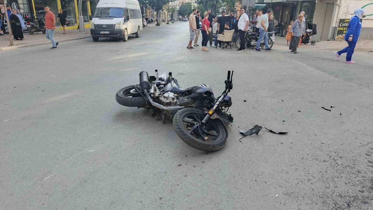 Bafra'da trafik kazasında motosiklet sürücüsü yaralandı