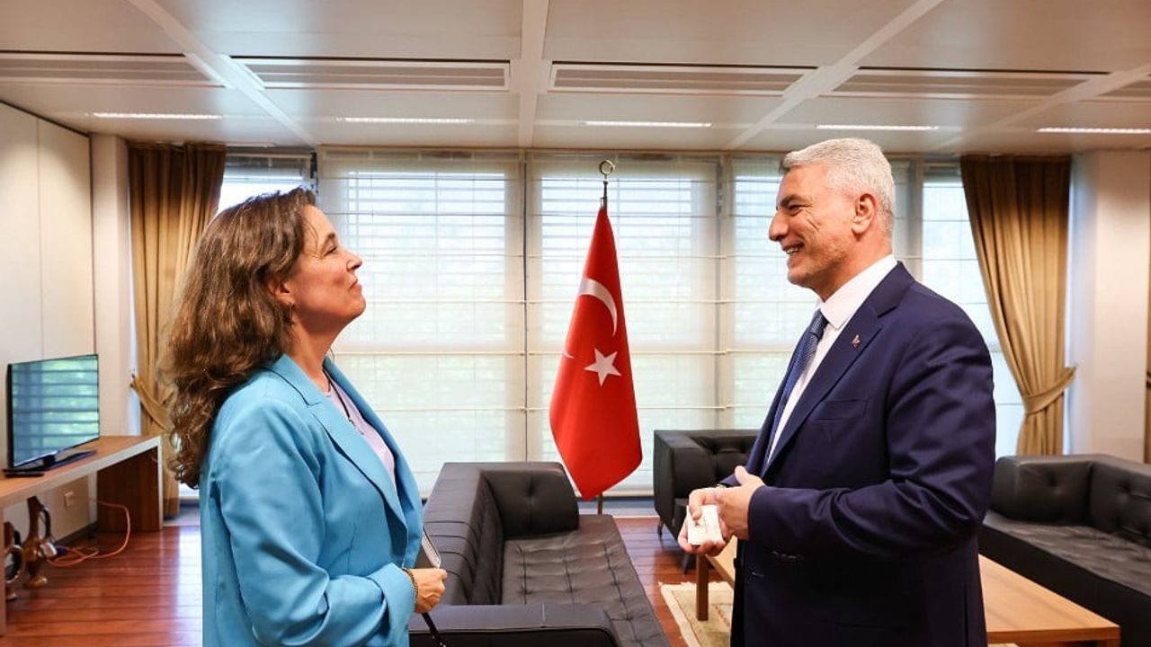 Bakan Bolat, ACEA genel direktörü Sigrid de Vries ile Brüksel'de görüştü