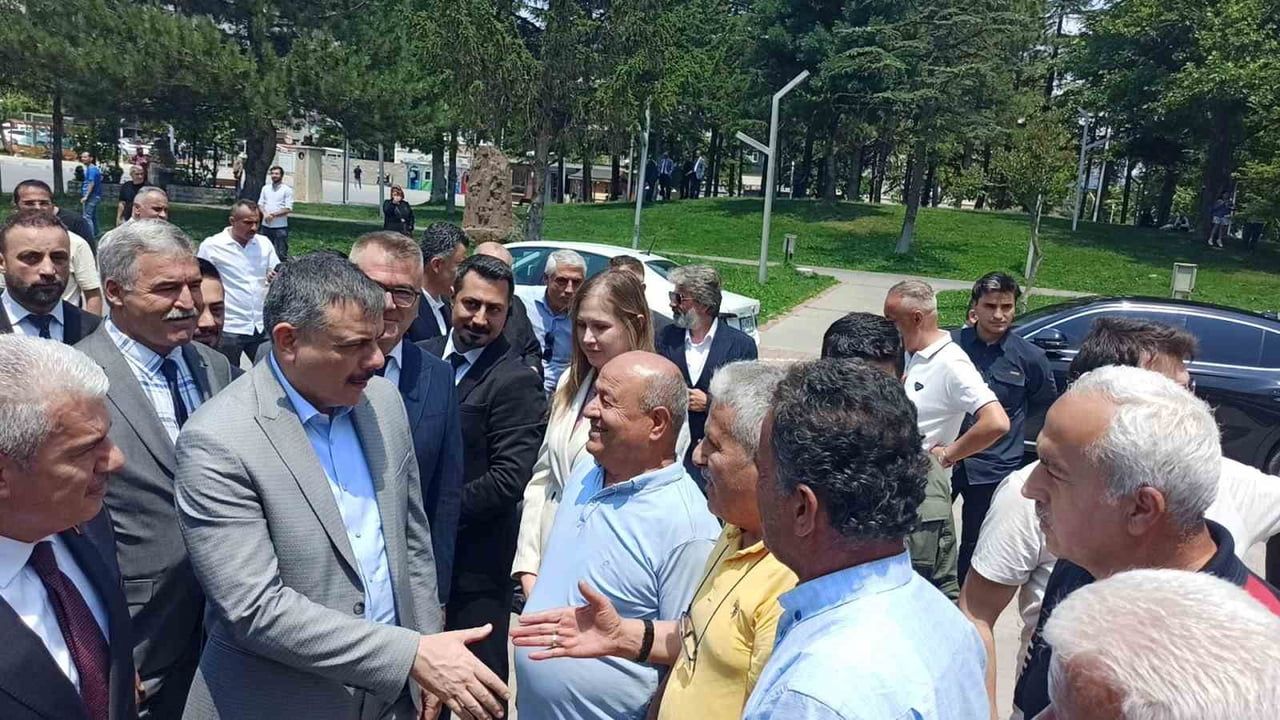 Bakan Çiftçi memleketi Konya'da Seydişehir'i ziyaret etti