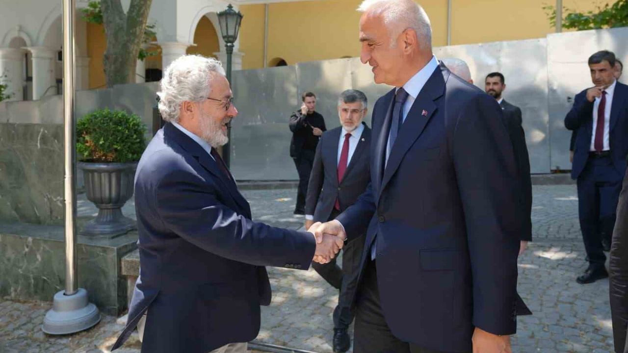 Bakan Ersoy, IRCICA'nın çalışmalarını inceledi