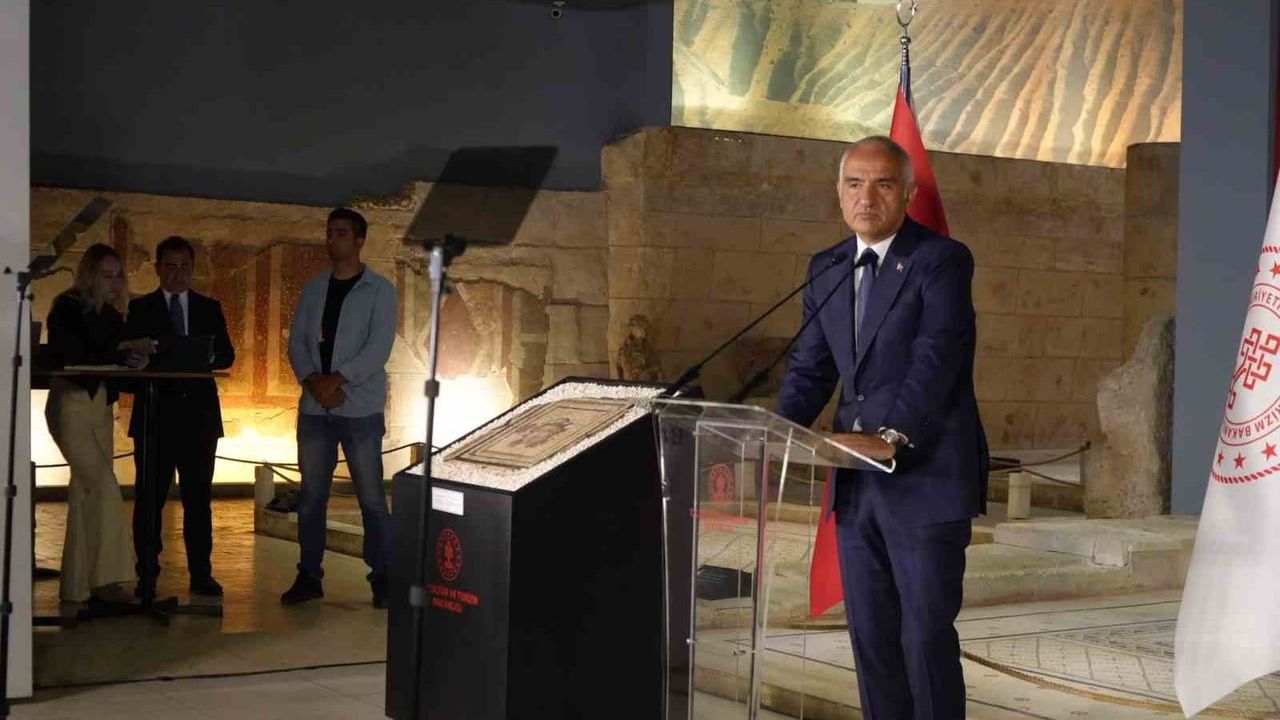 Bakan Ersoy: yurt içinde kaçak kazılara ve kültür varlığı kaçakçılığına karşı kararlıyız