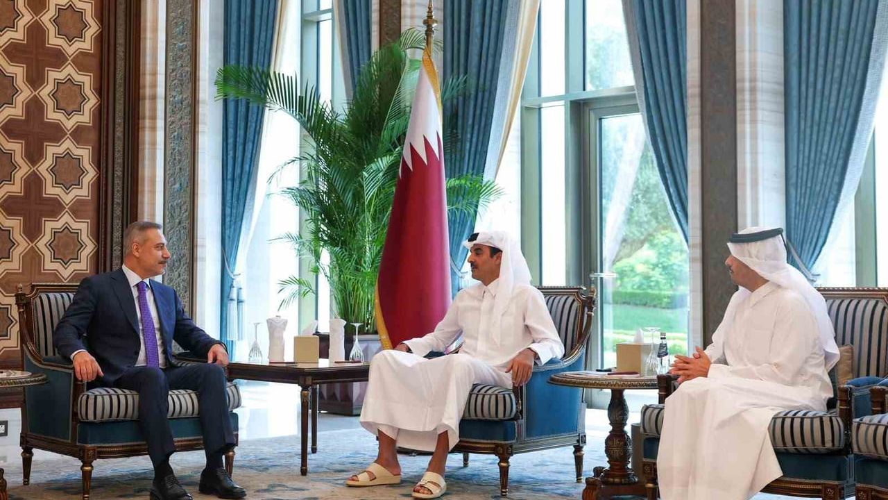 Bakan Fidan, Katar emiri Al Thani ile Doha'da görüştü