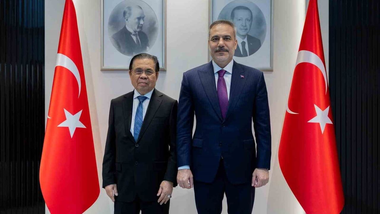 Bakan Fidan, Moro İslam Kurtuluş Cephesi lideri Hacı Murad İbrahim’i kabul etti