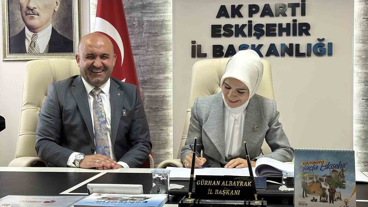 Bakan Göktaş, AK Parti Eskişehir İl Başkanlığı’nı ziyaret etti