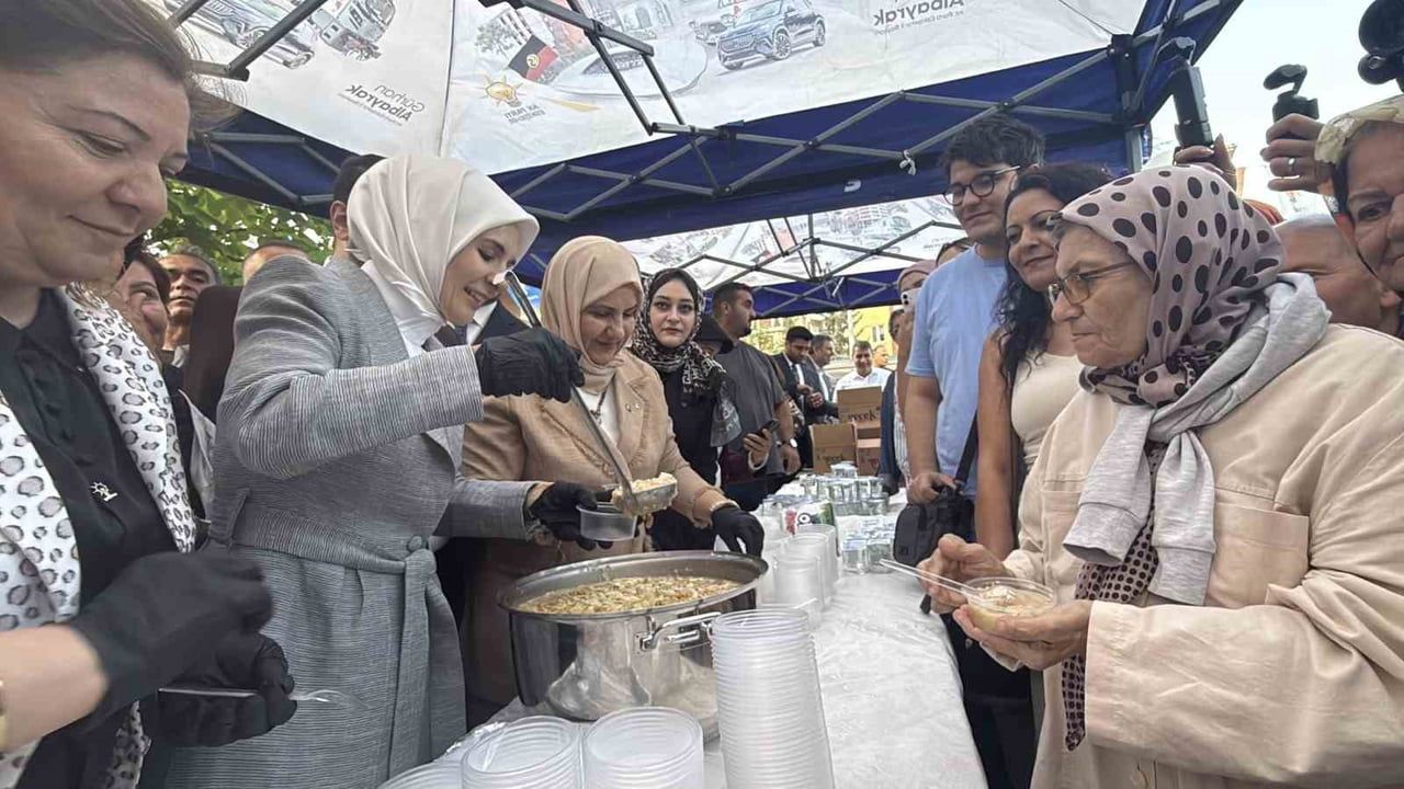 Bakan Göktaş’ın Eskişehir mesaisine sevimli misafirler damga vurdu