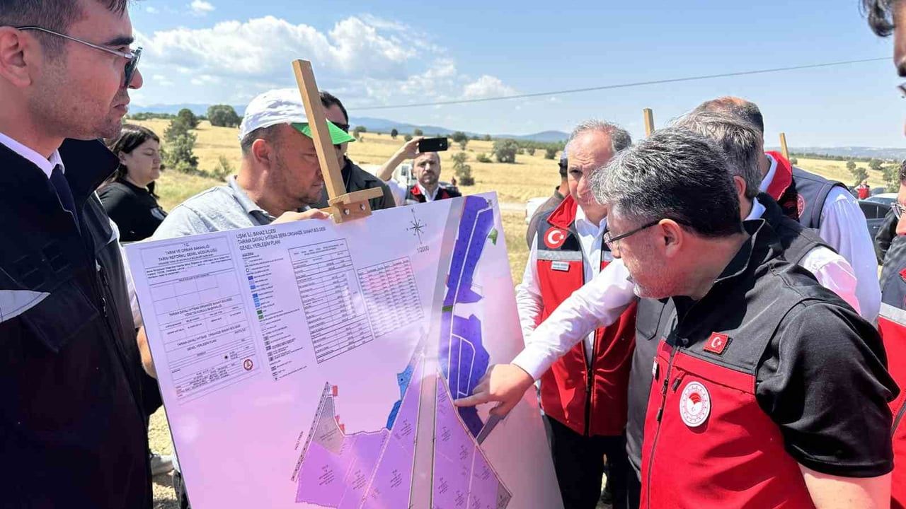 Bakan İbrahim Yumaklı açıkladı: Uşak'ta 12 milyar TL'lik yatırım 2 bin 500 kişiye istihdam sağlayacak, yüzde 75'i kadın