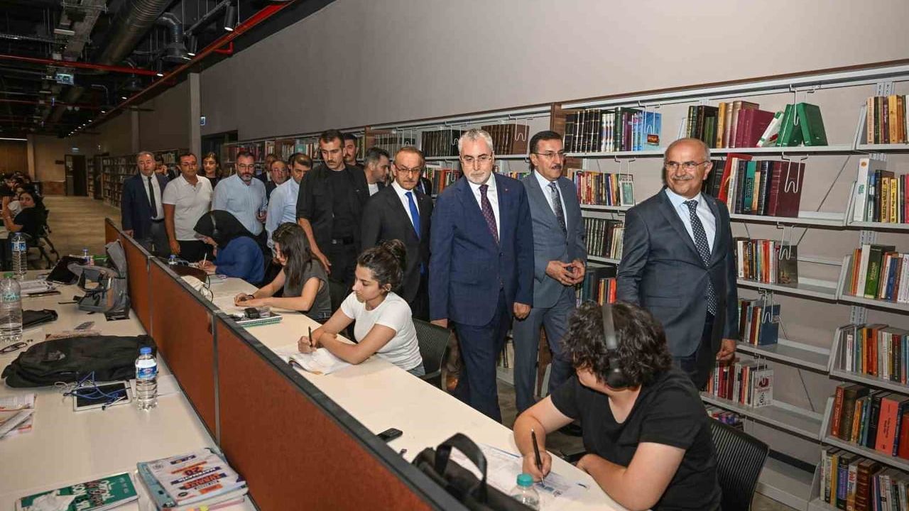 Bakan Işıkhan'dan Malatya Büyükşehir Belediyesi'ne ziyaret