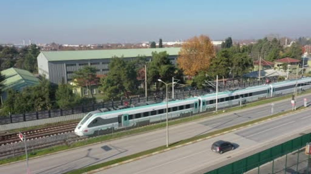 Bakan Uraloğlu milli elektrikli tren setlerini devreye alıyor