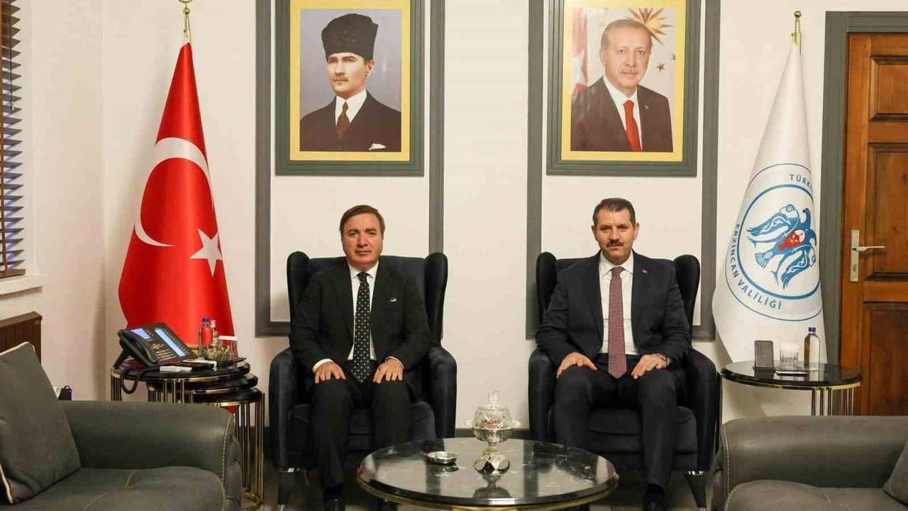 Bakan yardımcısı Ayhan Erzincan Valiliği'ni ziyaret etti