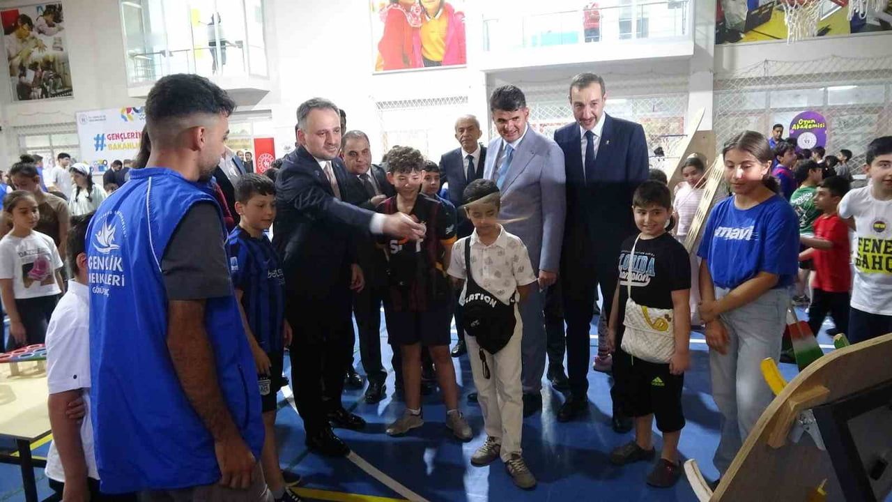 Bakan yardımcısı Enes Eminoğlu Kilis’te gençlerle buluştu