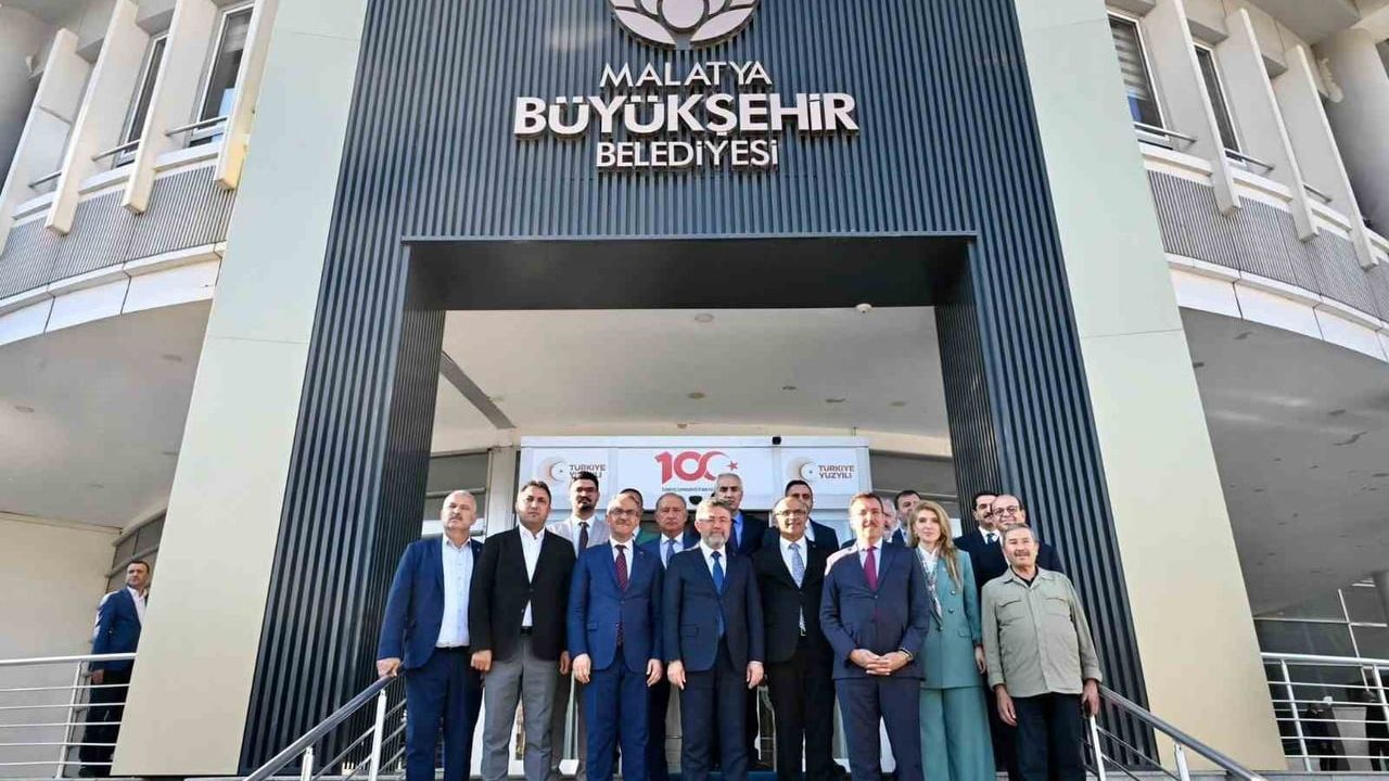 Bakan Yumaklı’dan başkan Er’in projesine tam not