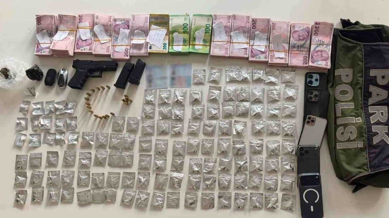 Bakırköy’de otomobilde uyuşturucu düzeneği bulundu: 4 şüpheli tutuklandı