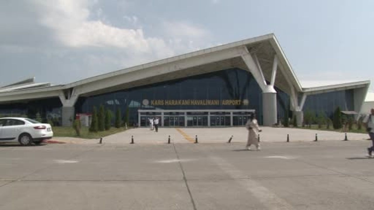 Bakü ile Kars arasında yeni hava köprüsü kuruldu: yolculuk bir saate indi