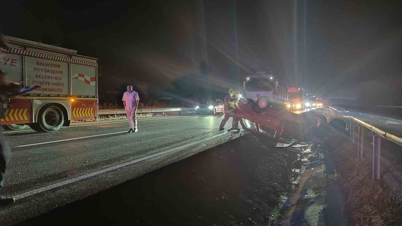 Balıkesir-bursa yolunda kontrolden çıkan araç: Susurluk'ta 1'i çocuk 5 kişi yaralandı