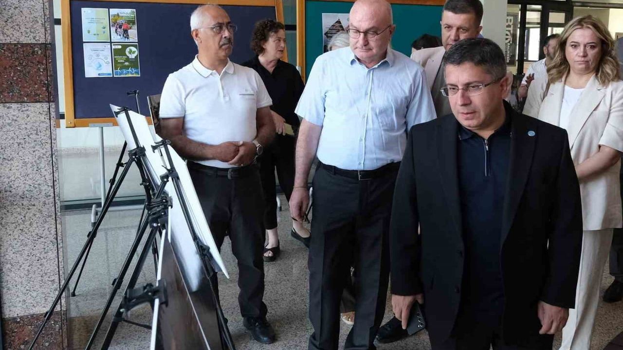 Balıkesir Üniversitesi'nde 15 Temmuz demokrasi ve millî birlik günü fotoğraf sergisi açıldı