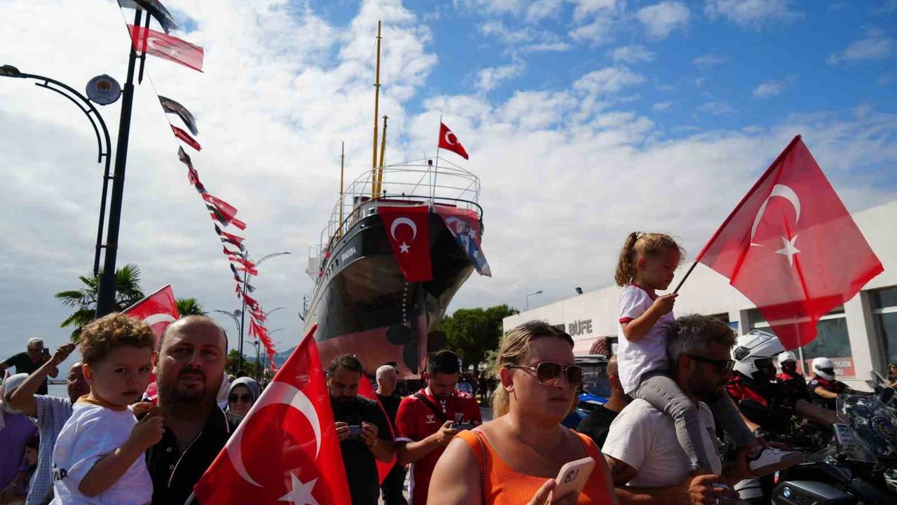 Bandırma Vapuru karadan yürütülerek yeni yerine taşındı