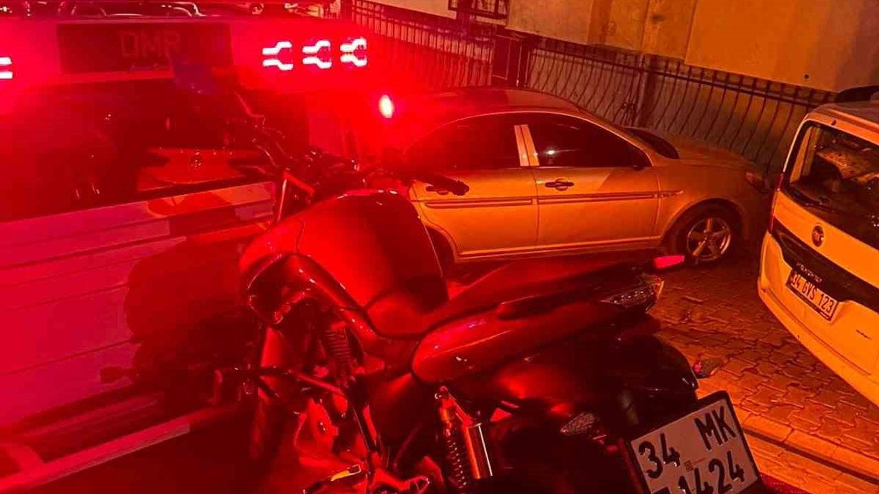 Başakşehir'de lüks motosikletle akrobatik hareket ehliyetsiz sürücüye yüksek ceza getirdi