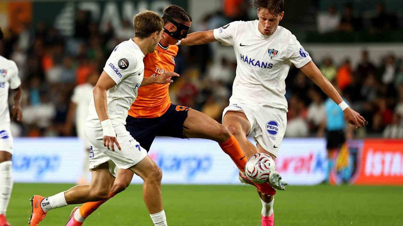 Başakşehir ve Inter Turku'da ilk 15 dakika golsüz geçti