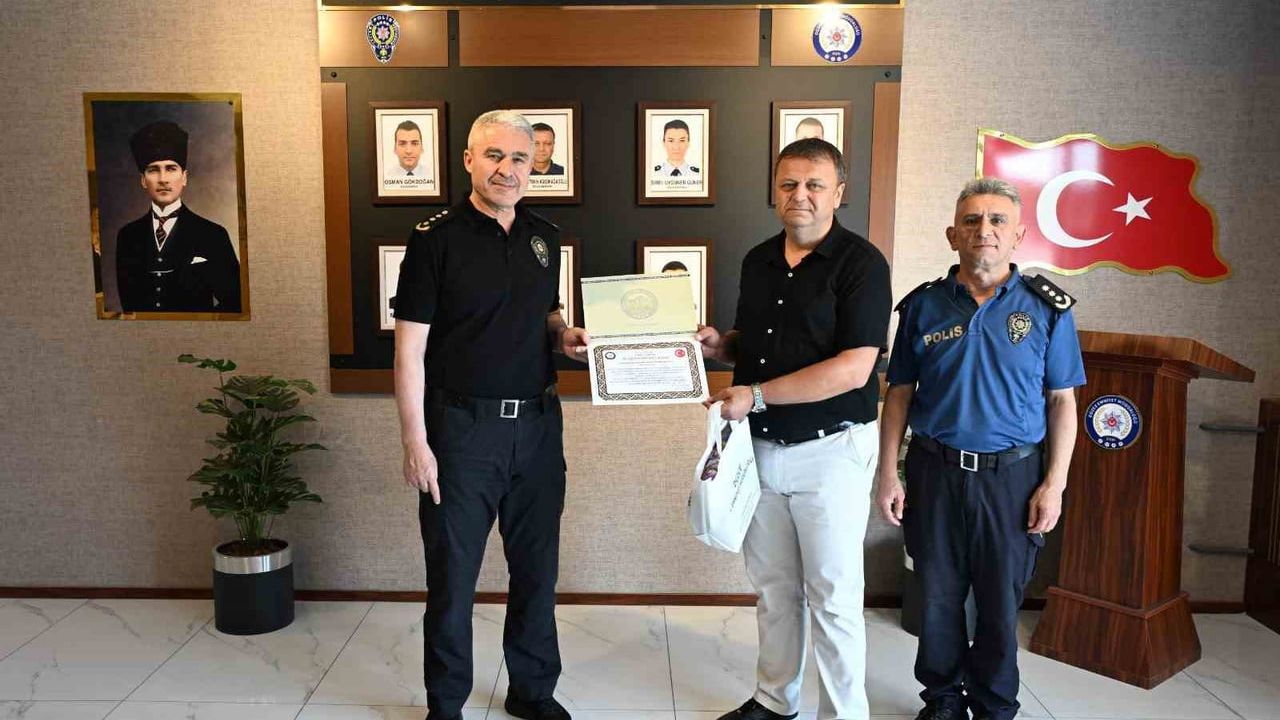 Başarılı polisler ödüllendirildi