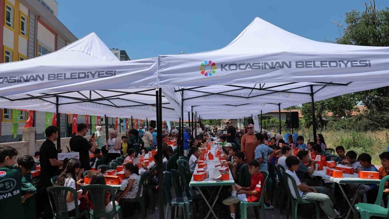 Başkan Çolakbayrakdar: Kocaburger yaz boyunca ERVA okullarında sürecek