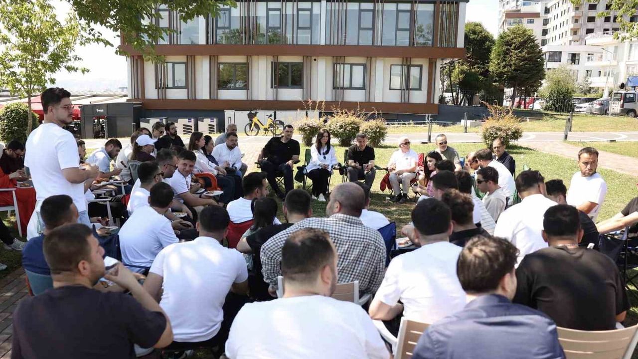 Başkan Doğan gençlerle buluştu: Petek Genç’te samimi sohbet
