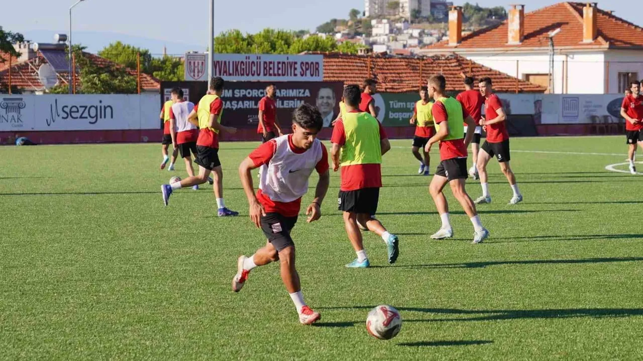 Başkan Ergin'den Ayvalıkgücü Belediyespor'a moral ziyareti