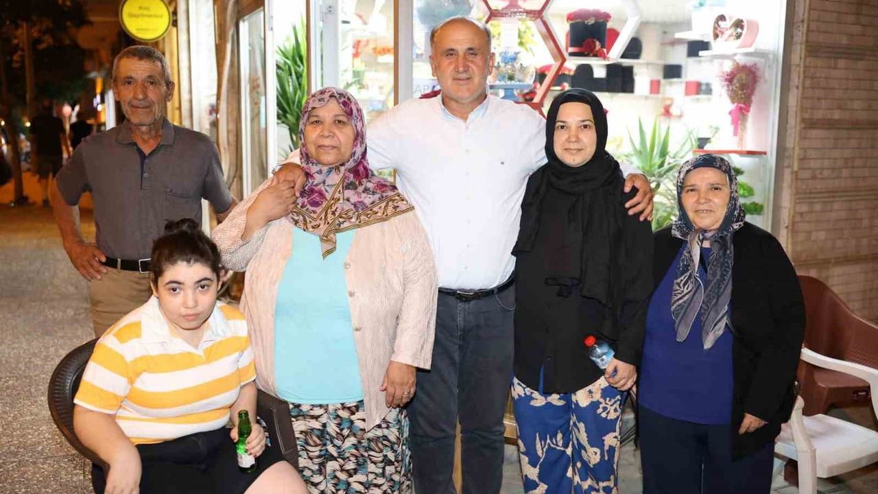 Başkan Kaya Cumhuriyet Mahallesi'nde akşam oturması yapanlarla buluştu