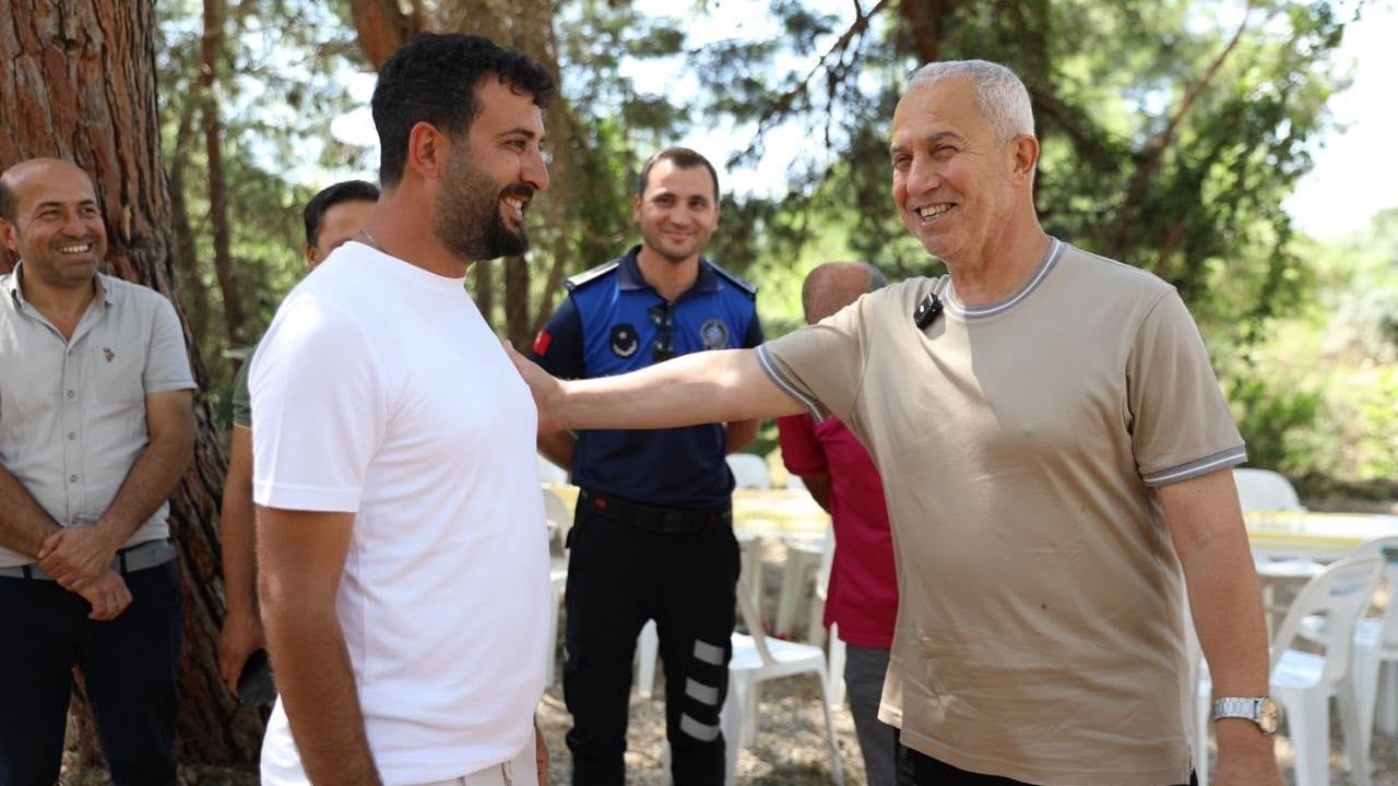 Başkan Özçelik Okurcalar'da yol çalışmalarını yakından takip ediyor