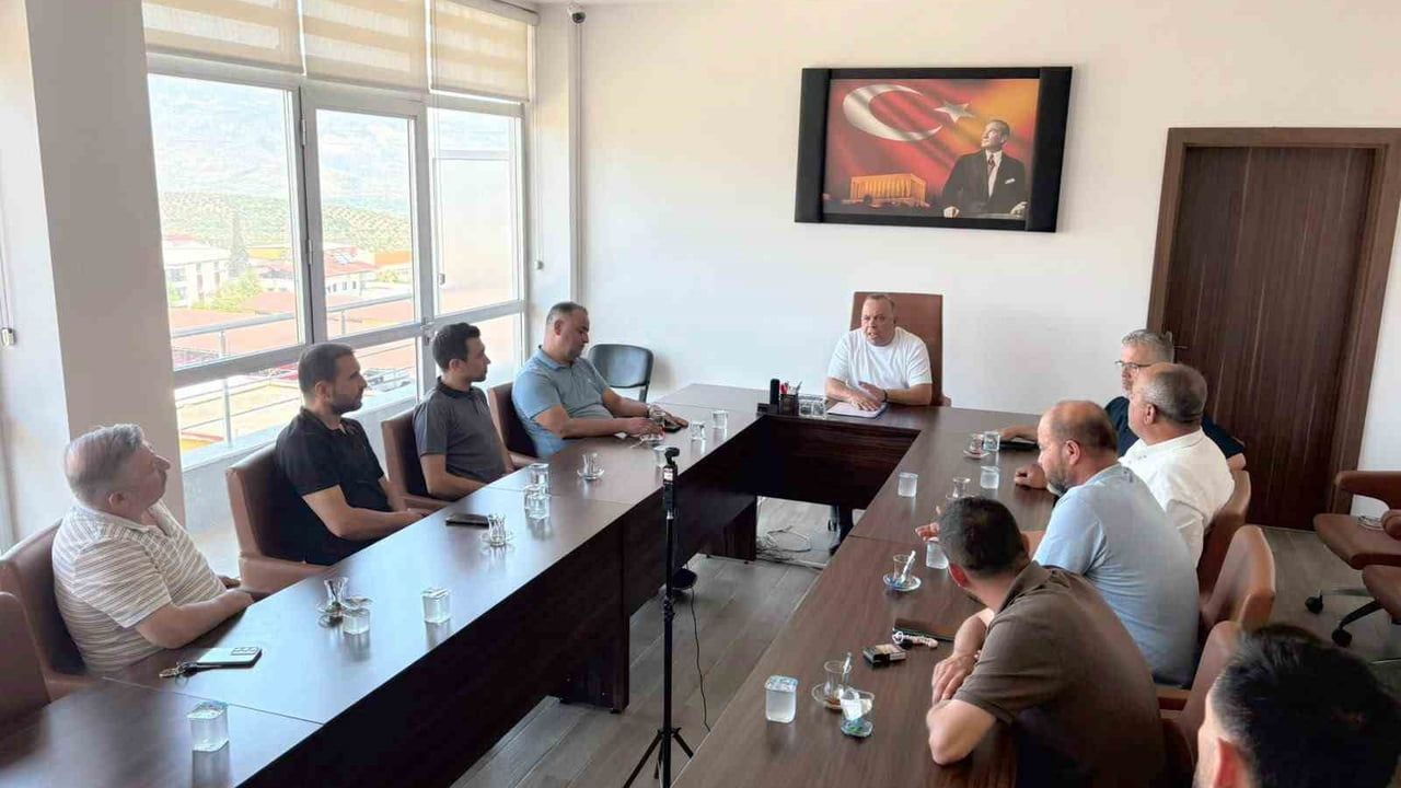 Başkan Özel muhtarlarla buluştu: kırsal mahalle düzenlemesinde son aşama