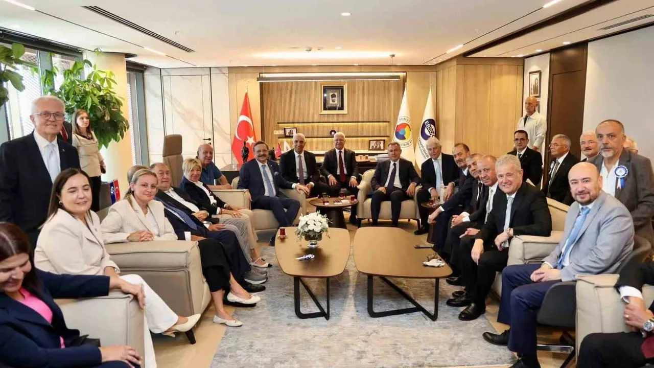 Başkan Ülken, EBSO'nun yeni hizmet binası açılış törenine katıldı