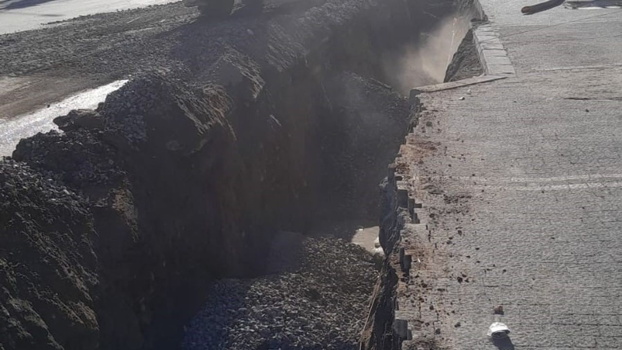 BASKİ’den Ayvalık’ta kanal hattı göçüğüne 36 saatlik kesintisiz müdahale