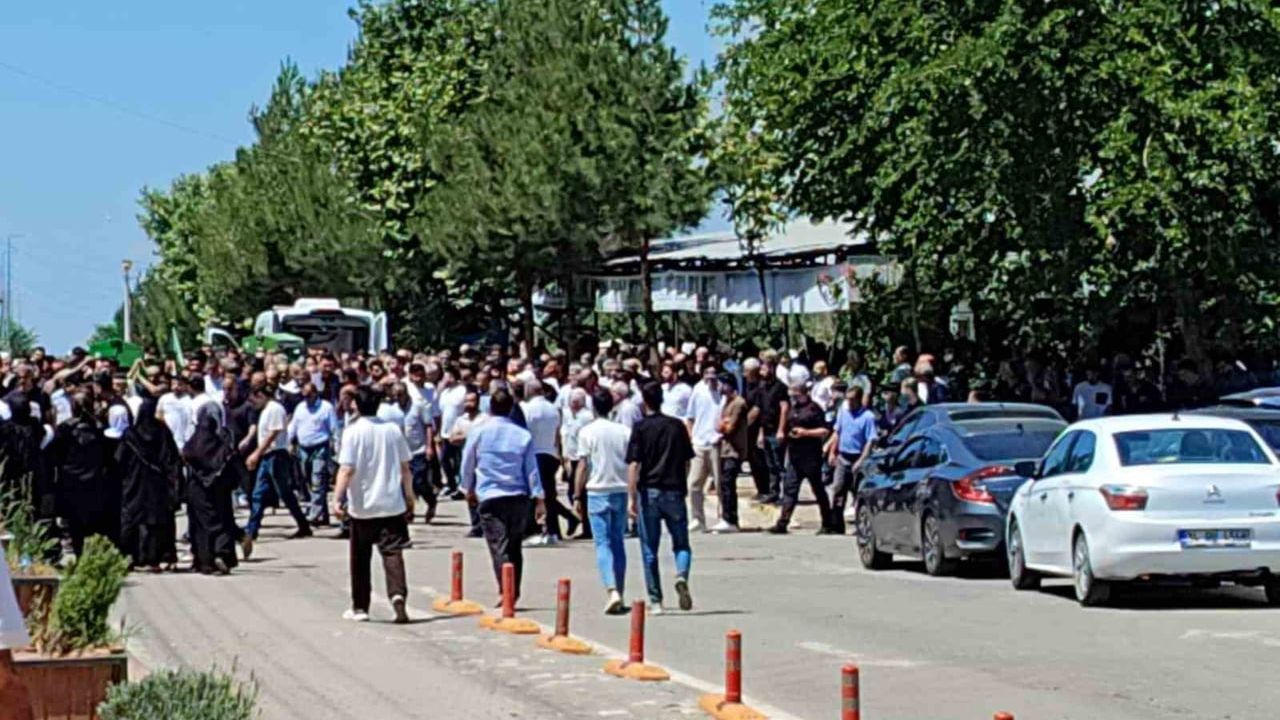 Batman’da saldırıda hayatını kaybeden üç akraba son yolculuğuna uğurlandı