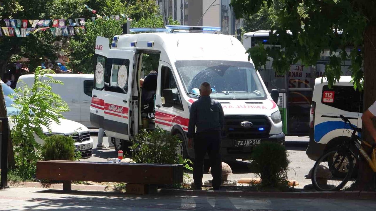 Batman'da silahlı saldırı: 1 kişi ayaklarından vuruldu