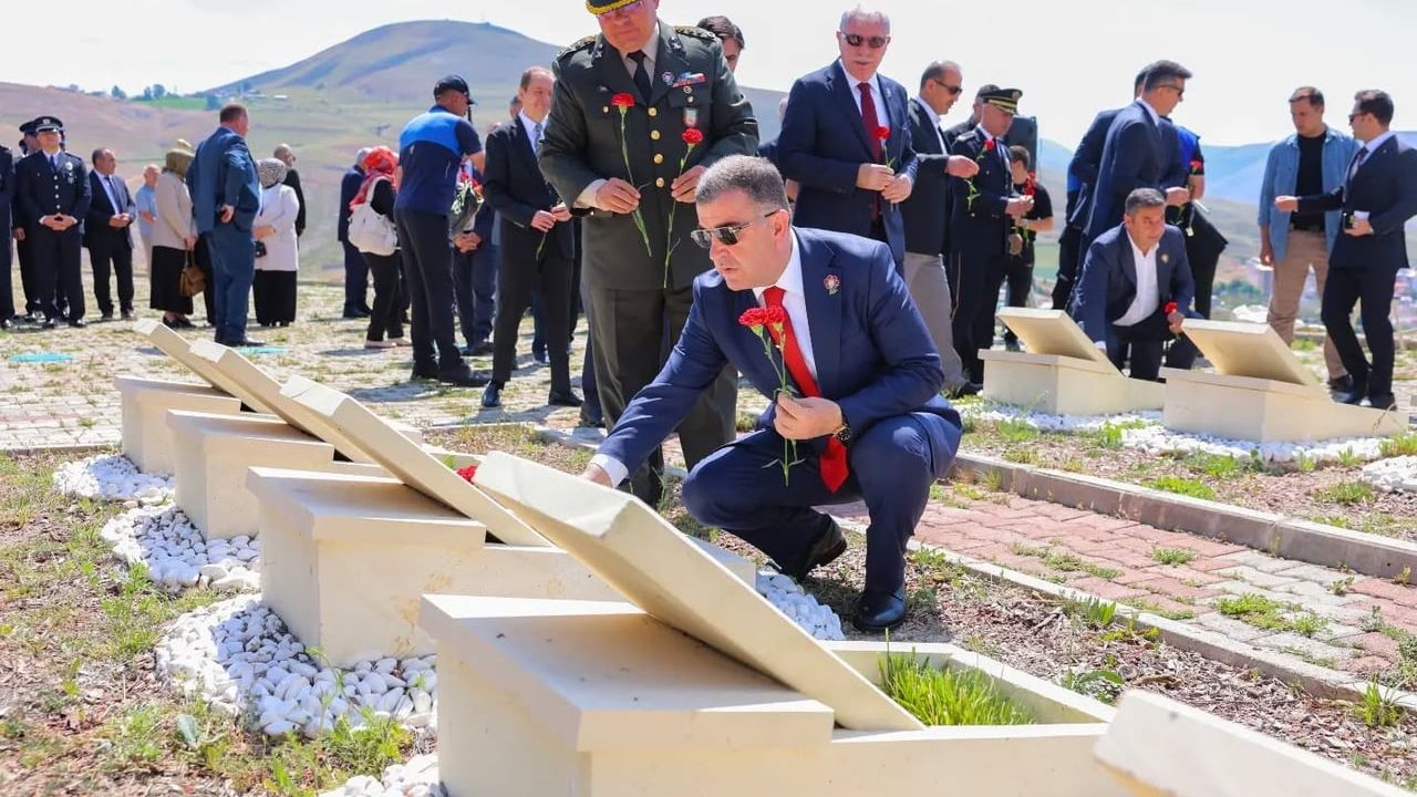 Bayburt'ta 15 Temmuz şehitleri dualarla anıldı