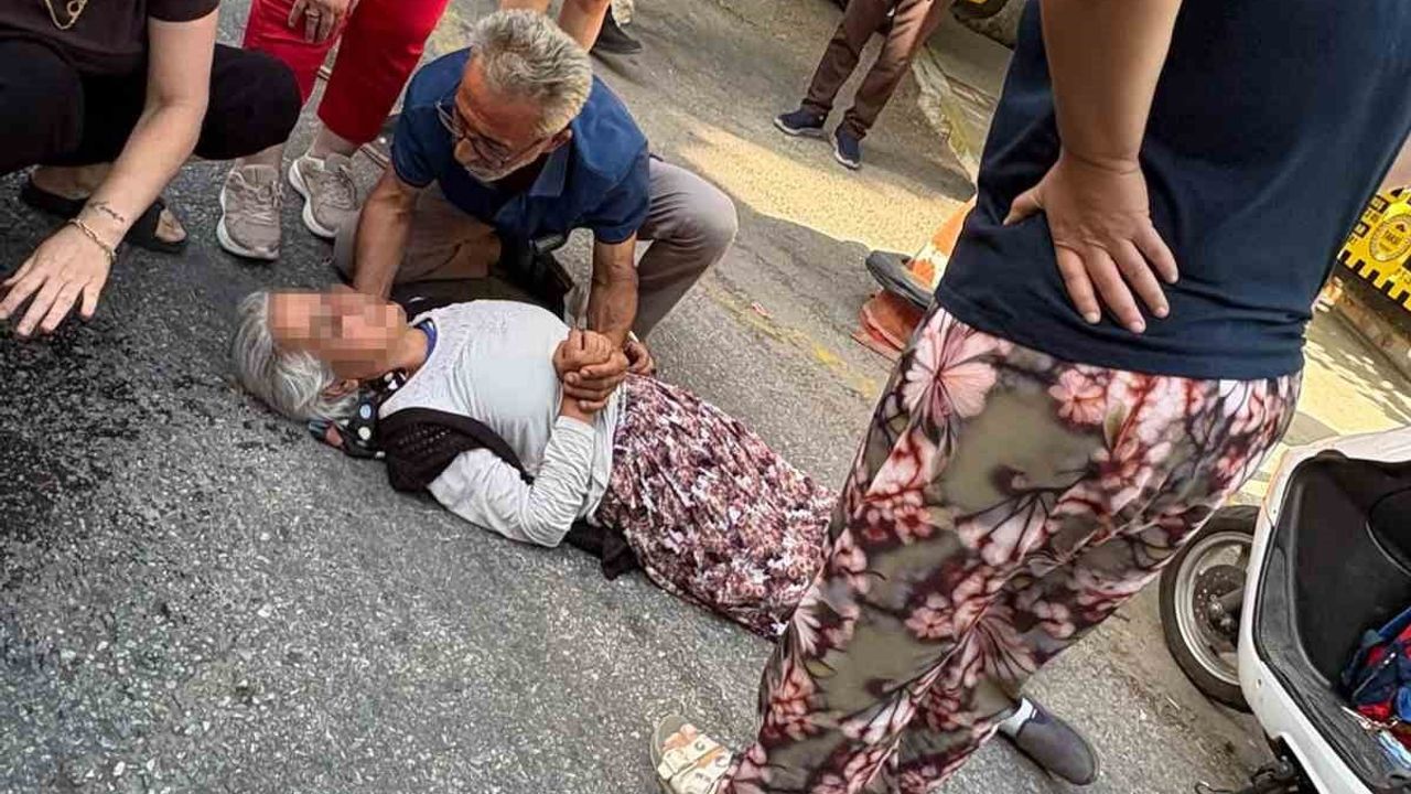 Bayındır'da hastane caddesi'nde motosiklet çarpması sonrası kadın hastaneye kaldırıldı