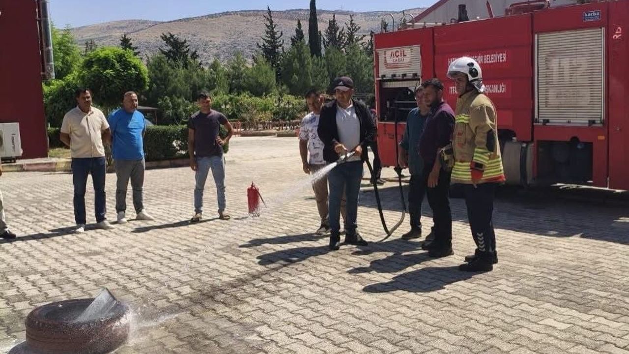Belen ve Reyhanlı'da temel yangın eğitimi verildi