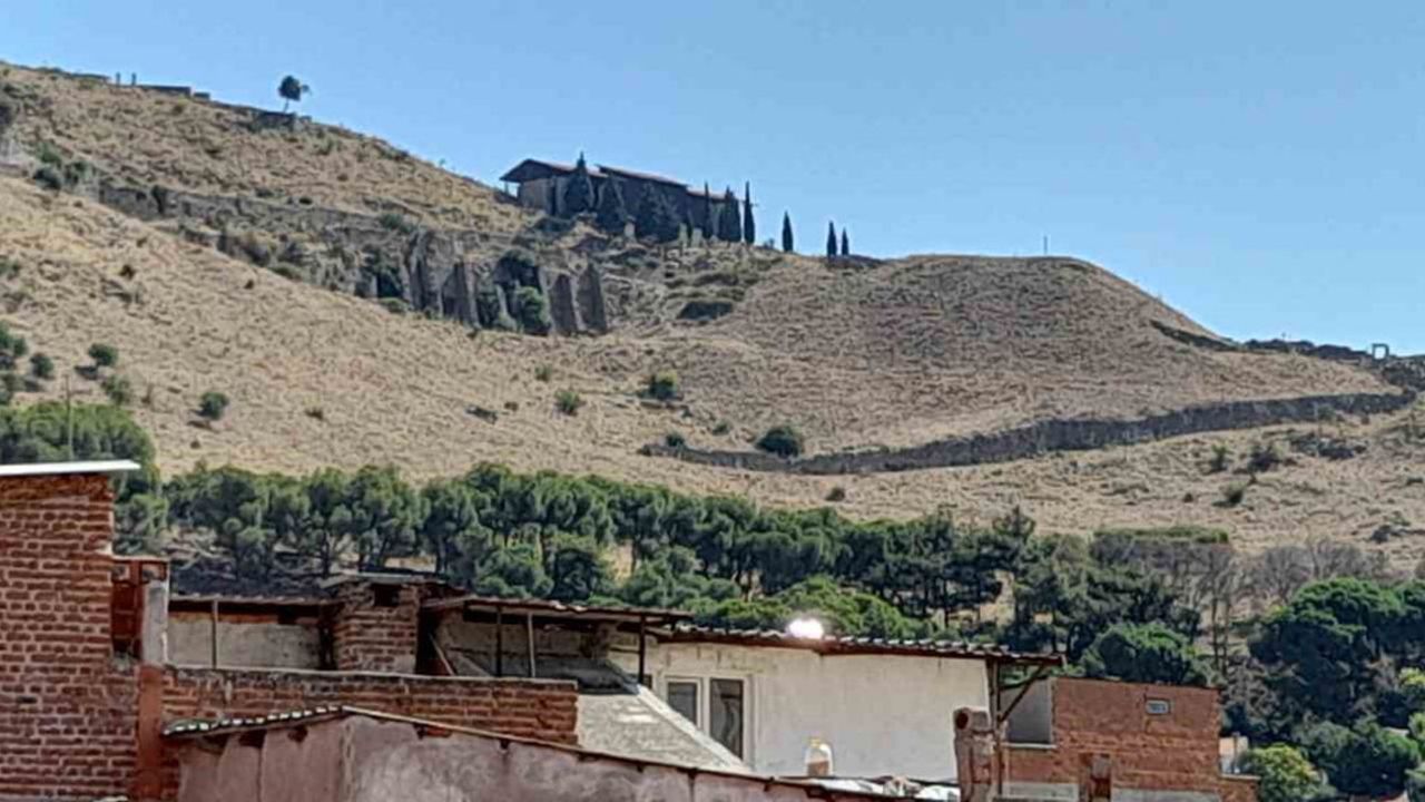 Bergama'da 220 yıllık Fransız Katolik şapeli satışa çıkarıldı