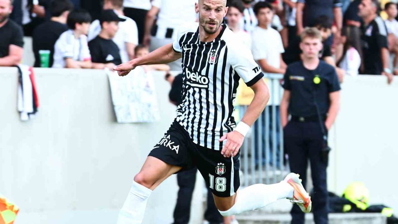 Beşiktaş hazırlık maçında Widzew Lodz'e 2-0 yenildi