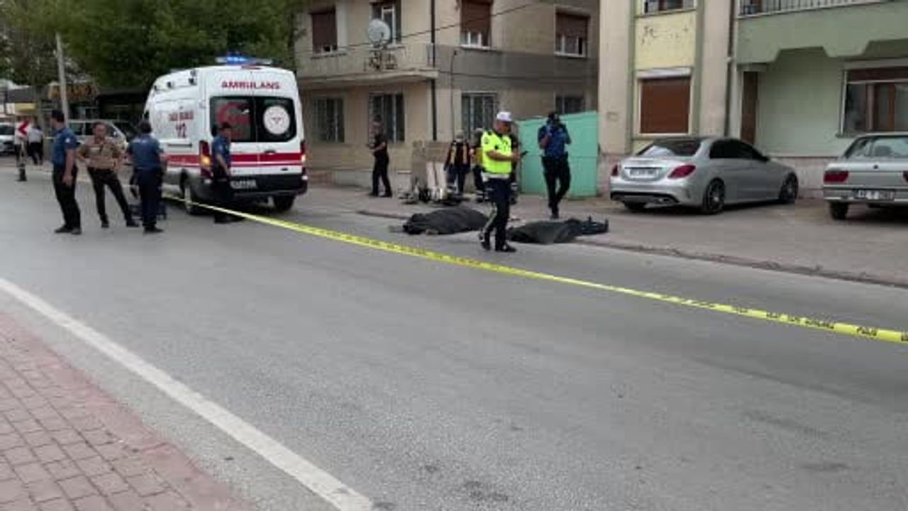 Beton mikserinin çarptığı elektrikli bisiklet sürücüsü Konya'da hayatını kaybetti