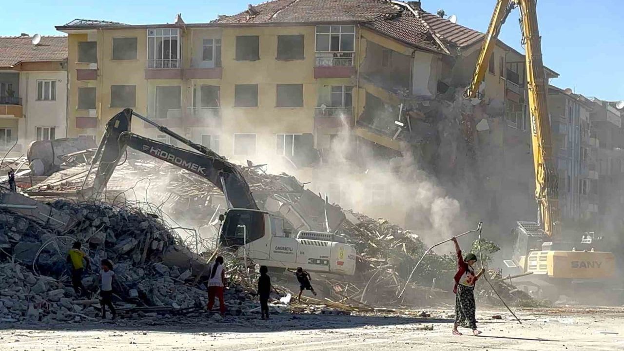Beydağı Oteli davası eksiklikler nedeniyle ertelendi
