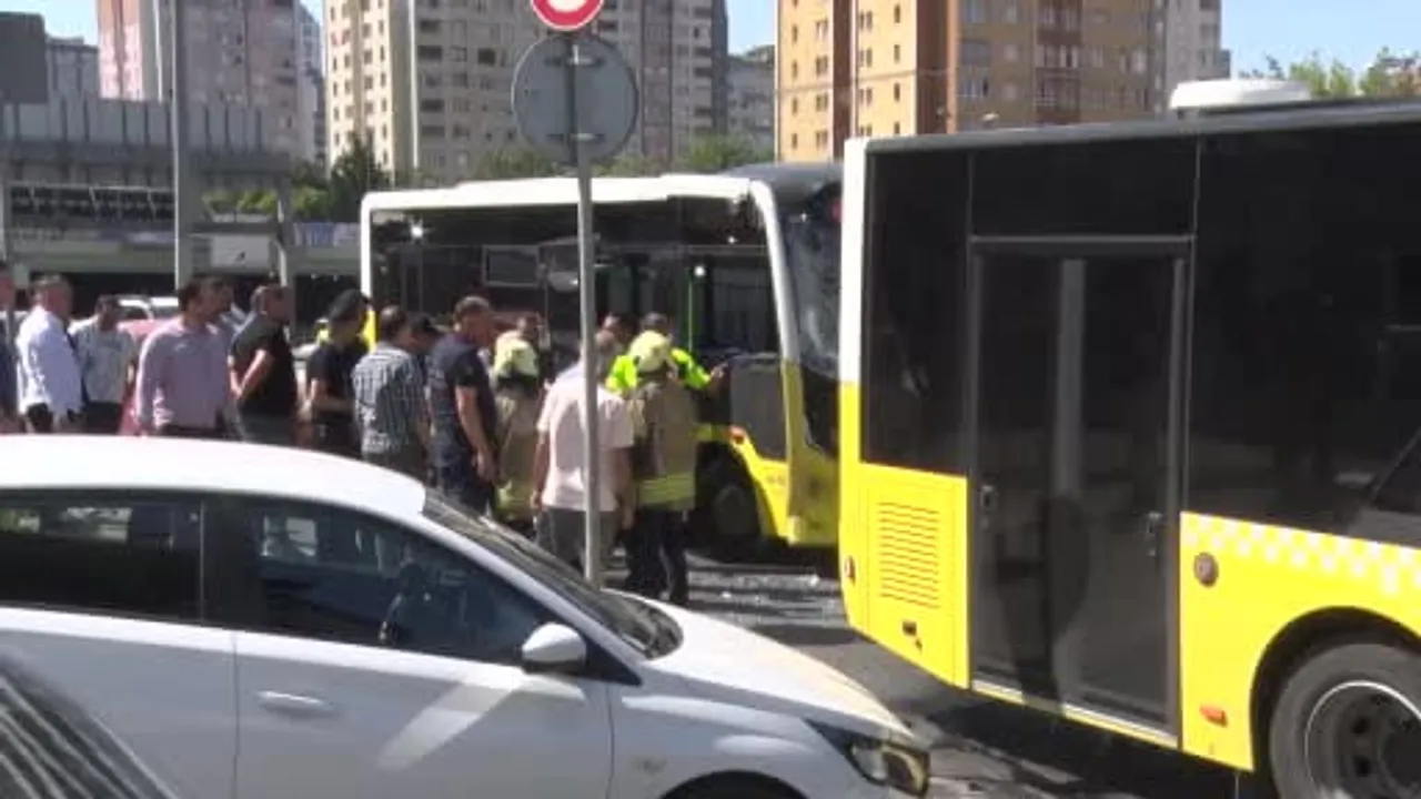 Beylikdüzü'nde iki İETT özel halk otobüsü çarpıştı: 2 yaralı