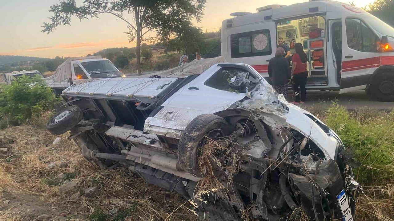 Bigadiç'te kamyonet şarampole uçtu: 1 yaralı
