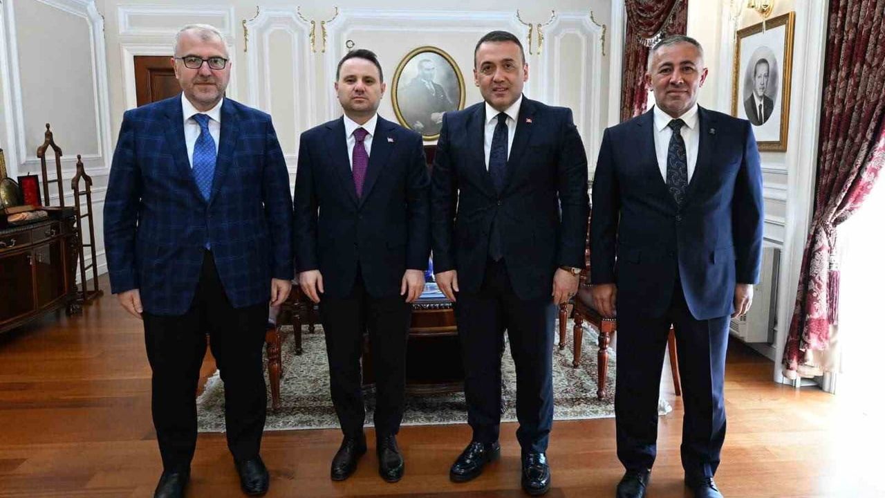 Bilecik heyeti Akın Gürlek ile kent projelerini görüştü