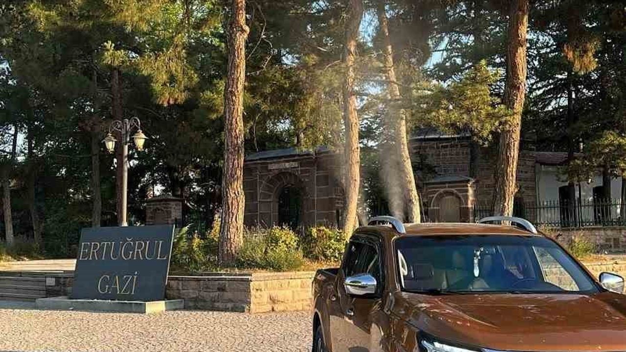 Bilecik'in Söğüt ilçesinde haşerelere karşı ilaçlama mesaisi