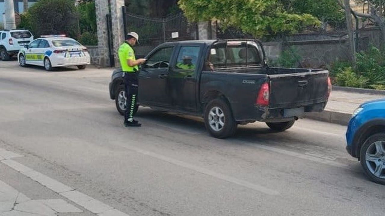 Bilecik'te 1 aranan şahıs yakalandı, 7 araç trafikten men edildi