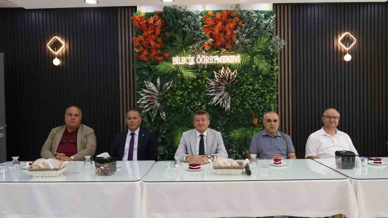 Bilecik'te 5 yıllık şube müdürüne törenle veda