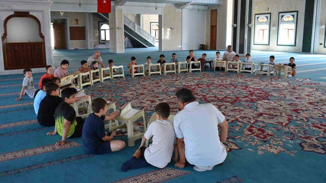 Bilecik’te camiler yaz Kur'an kurslarıyla şenlendi
